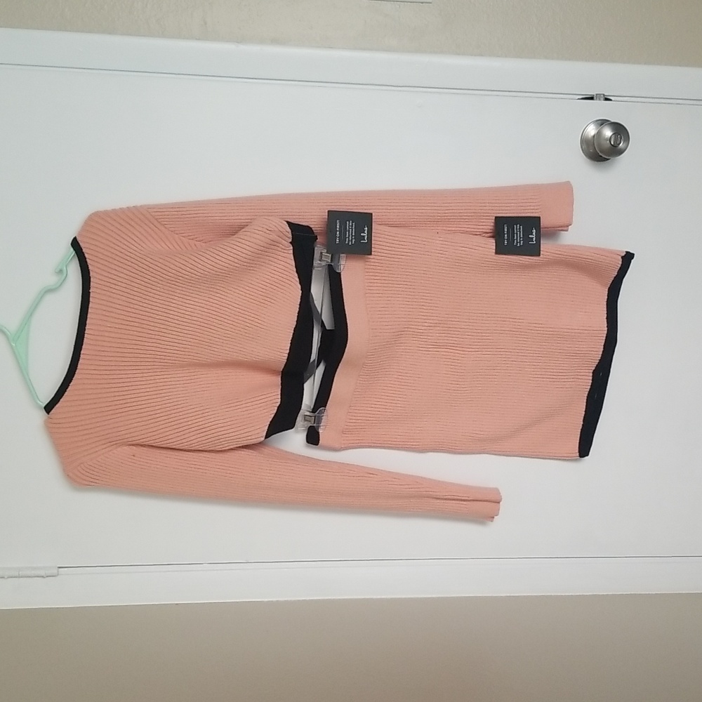 Lulu's Sweater set - Picture 2 of 7